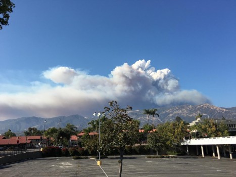 The fire cloud from the mountain in Santa Barbara. - Chin Hei Kong 