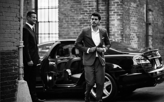 Uber advertises with professional models to give the chic lure to drive for Uber